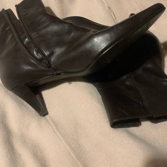 Stuart Weitzman Short Boots - Picture 12 of 13